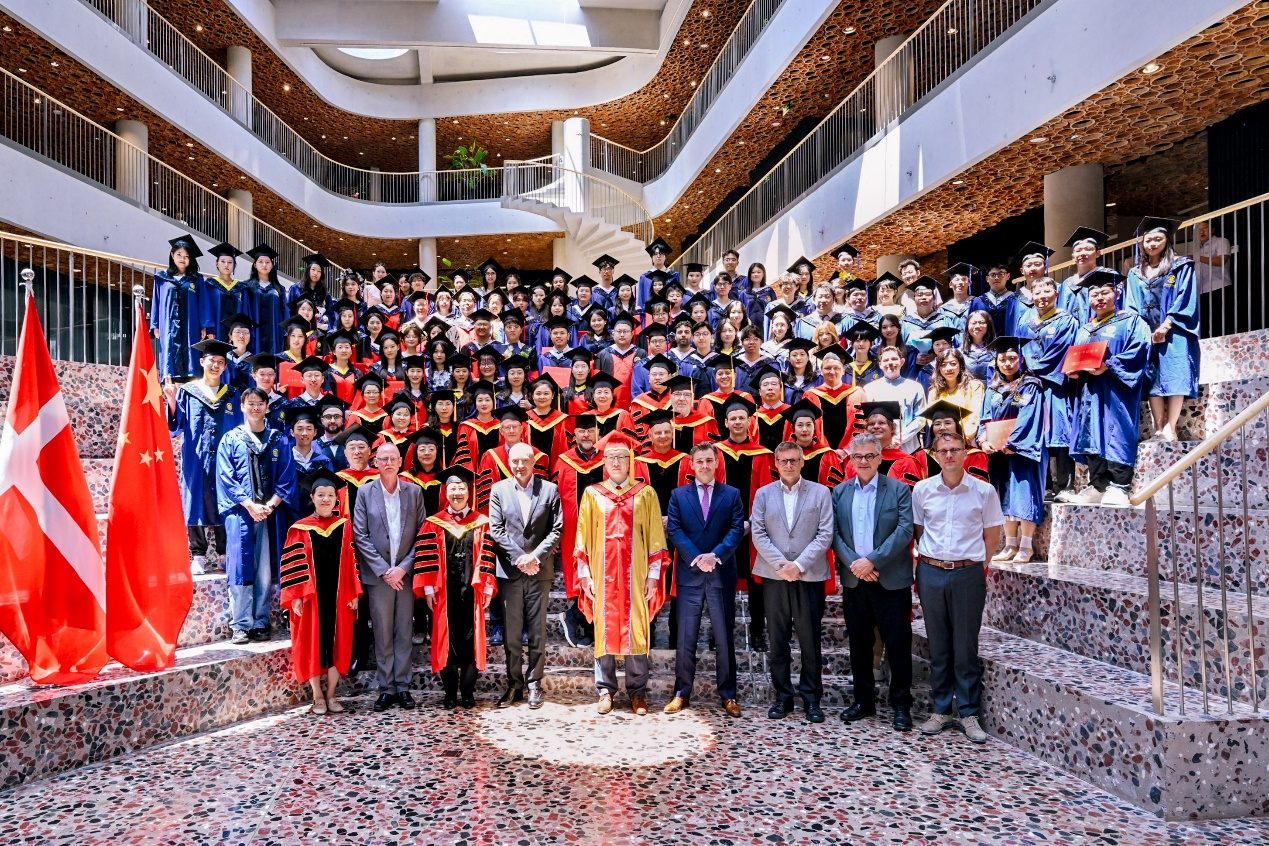 中国科学院大学中丹学院2026年度毕业典礼圆满举行