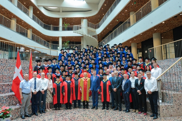 中丹学院举办2025年毕业典礼